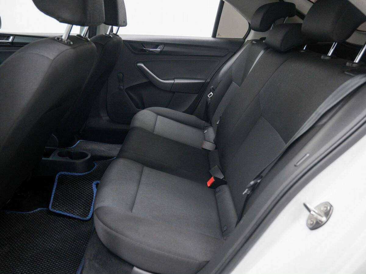 Skoda Rapid с пробегом — 2017 год. Фото: #15