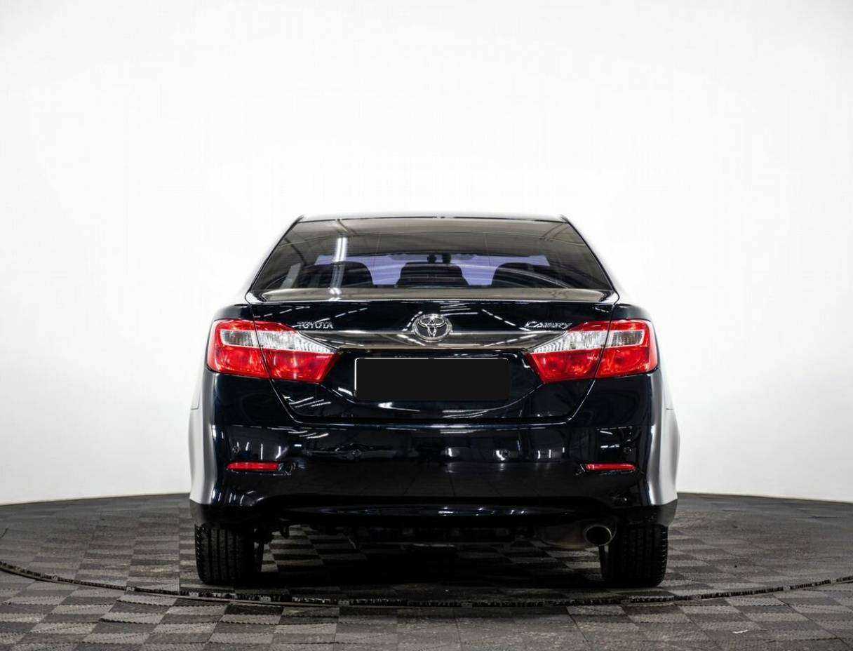 Toyota Camry с пробегом — 2014 год. Фото: #4