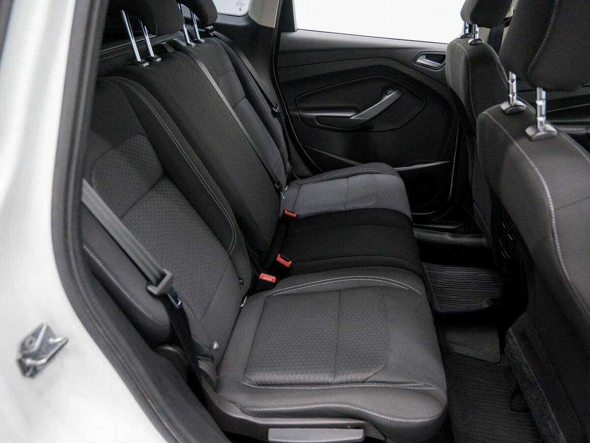 Ford Kuga с пробегом — 2017 год. Фото: #9