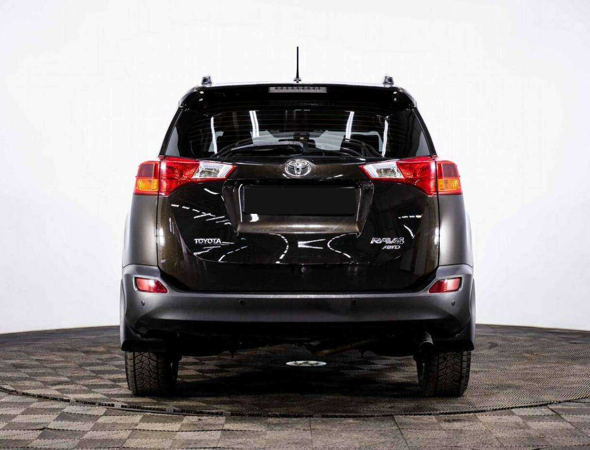 Toyota RAV4 с пробегом — 2014 год. Фото: #4