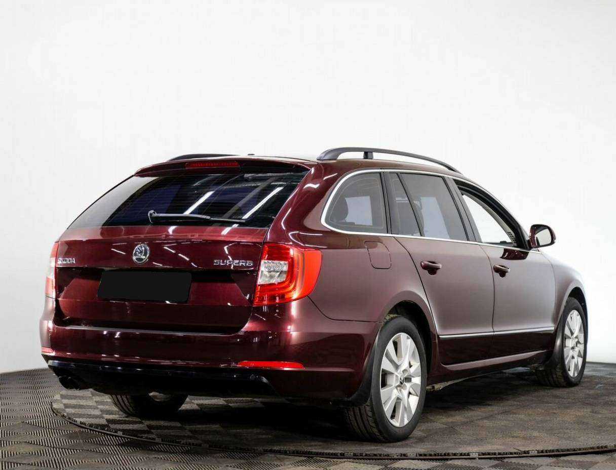 Skoda Superb с пробегом — 2014 год. Фото: #5