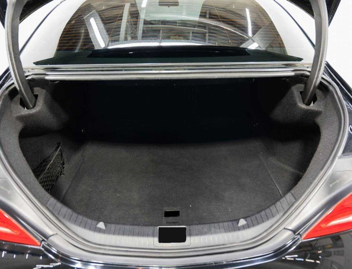 Mercedes-Benz CLA с пробегом — 2013 год. Фото: #18