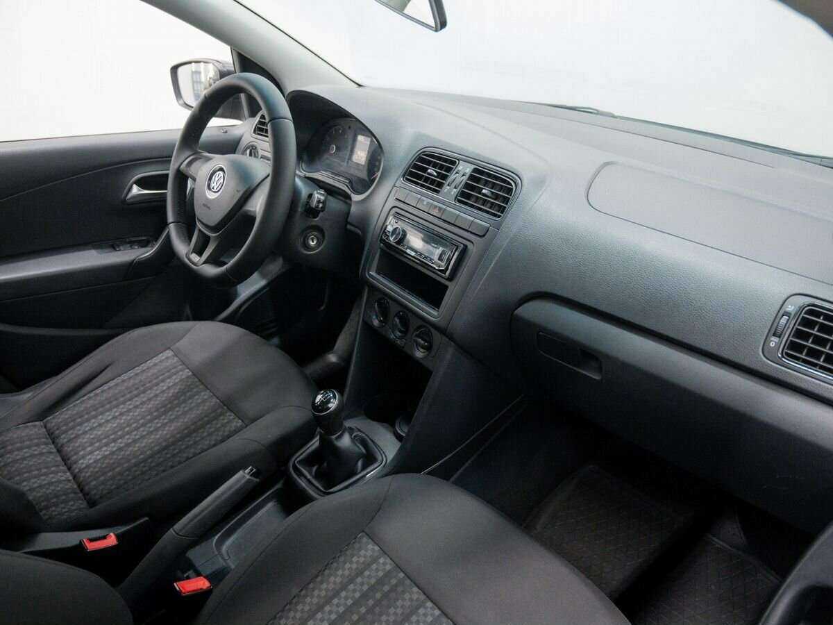 Volkswagen Polo с пробегом — 2020 год. Фото: #6