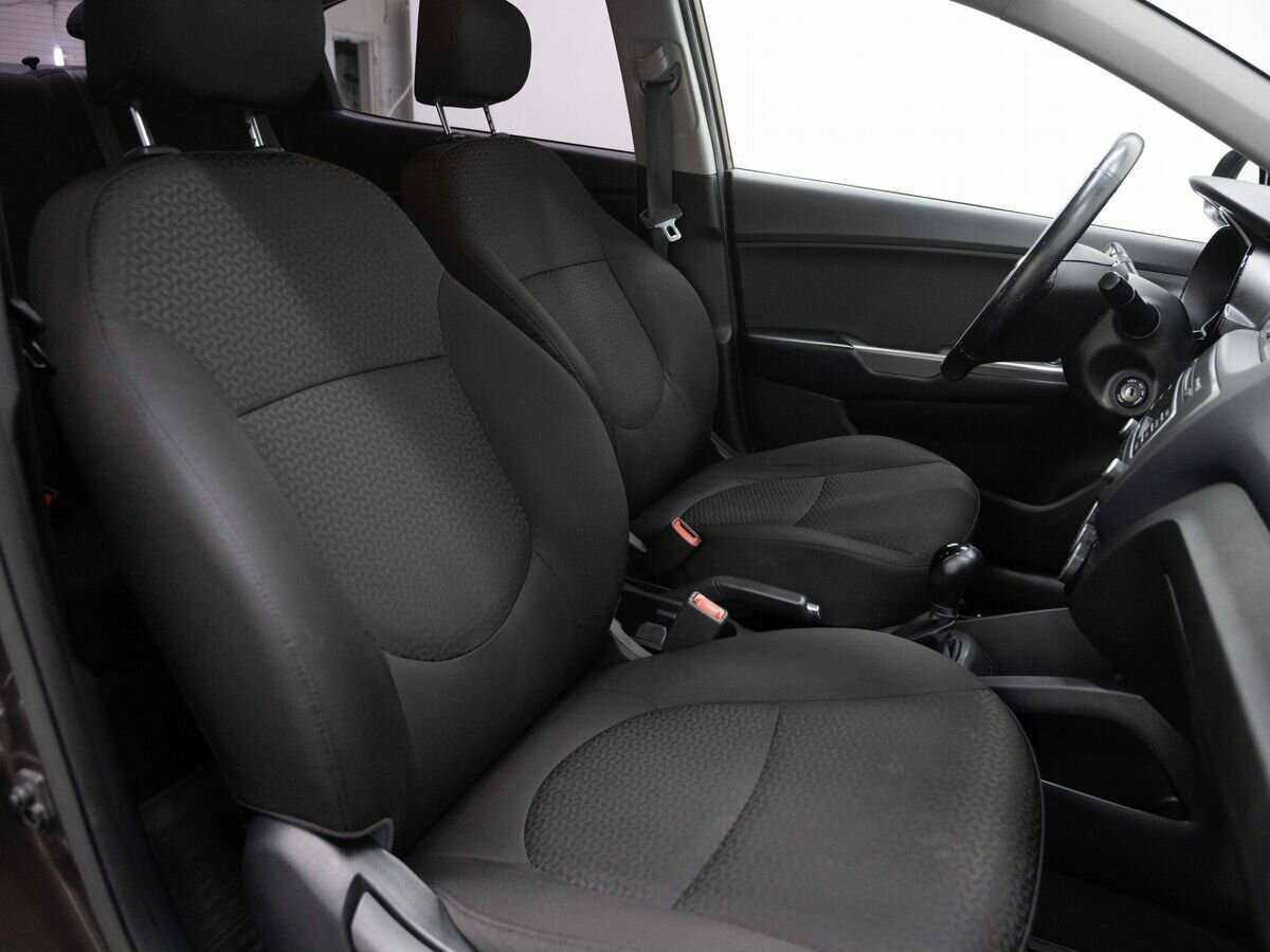 Kia Rio с пробегом — 2017 год. Фото: #11