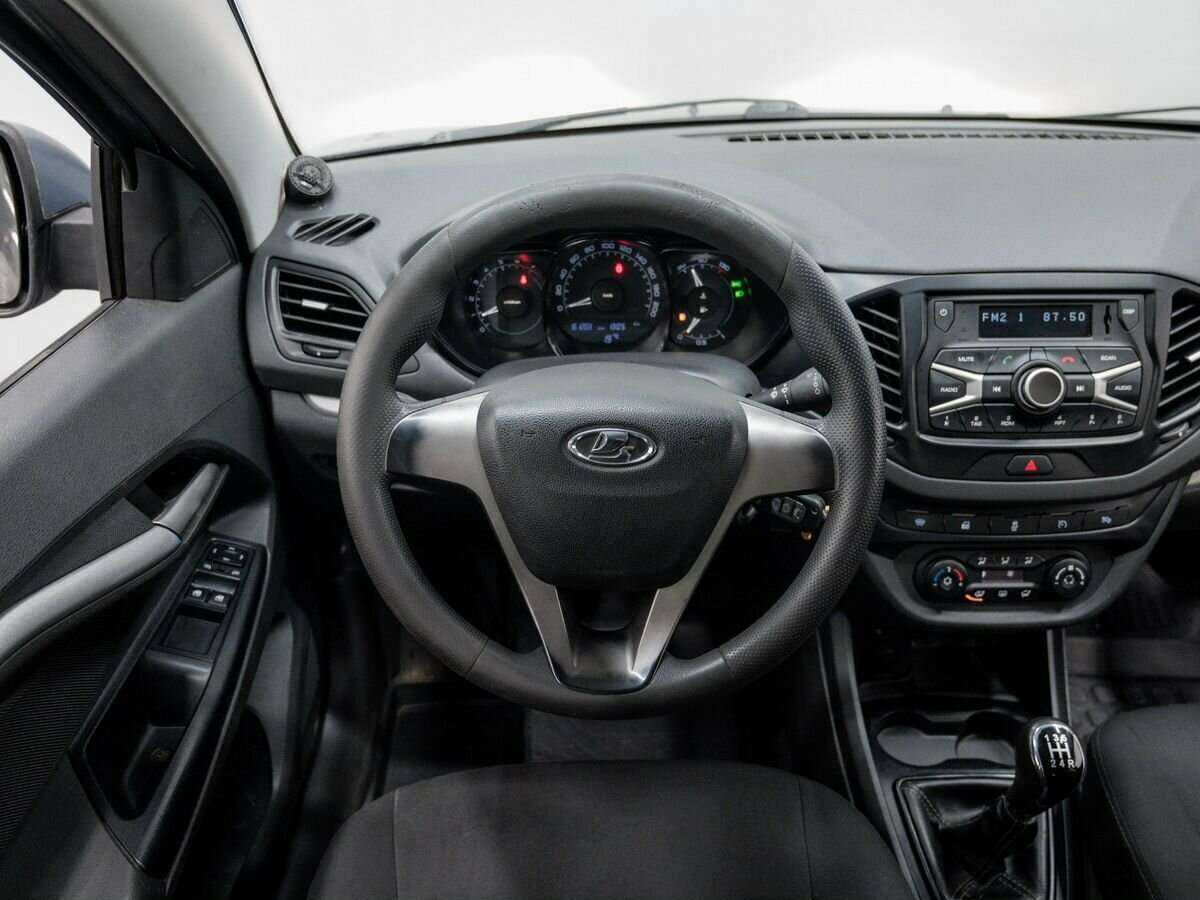 Lada (ВАЗ) Vesta с пробегом — 2015 год. Фото: #10