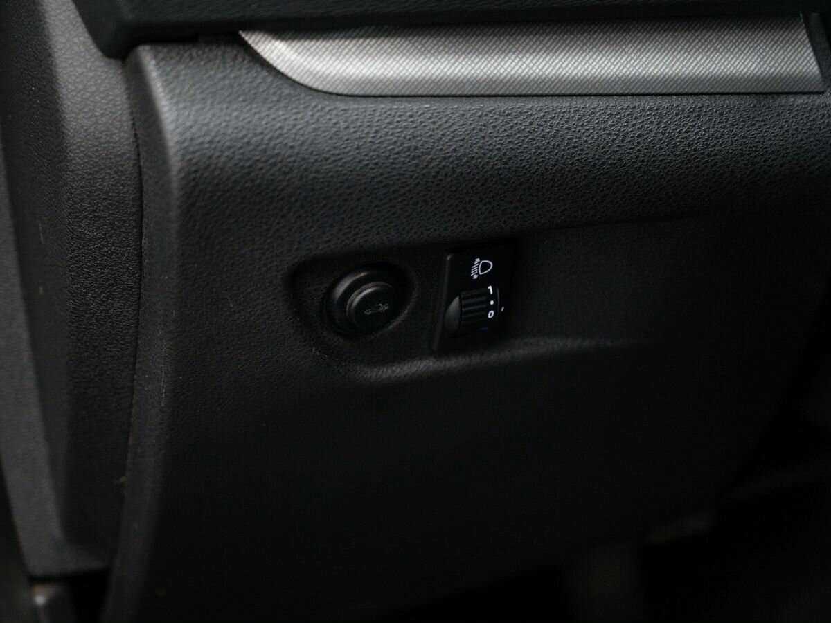 Lada (ВАЗ) Vesta с пробегом — 2015 год. Фото: #15