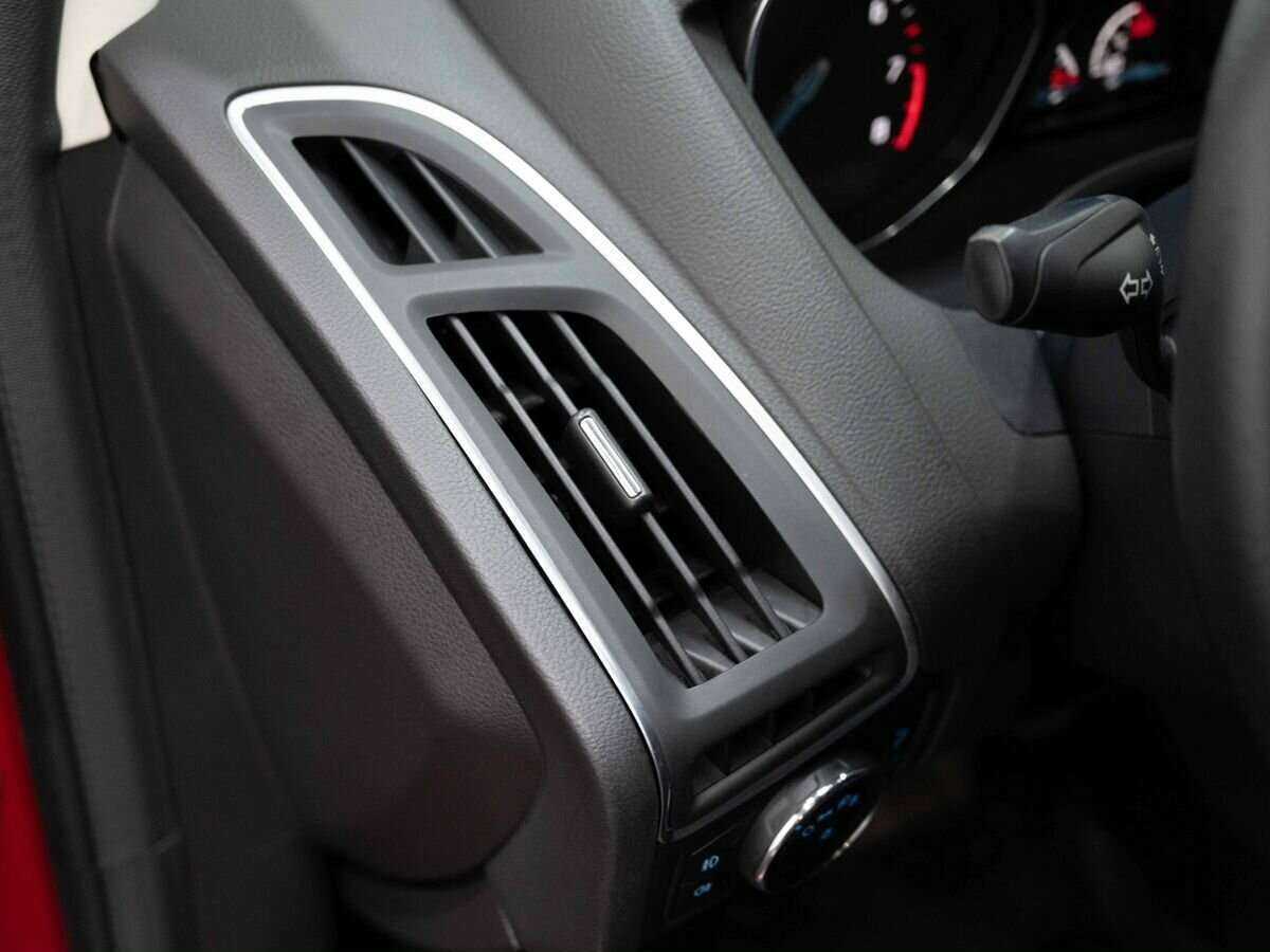 Ford Focus с пробегом — 2014 год. Фото: #18