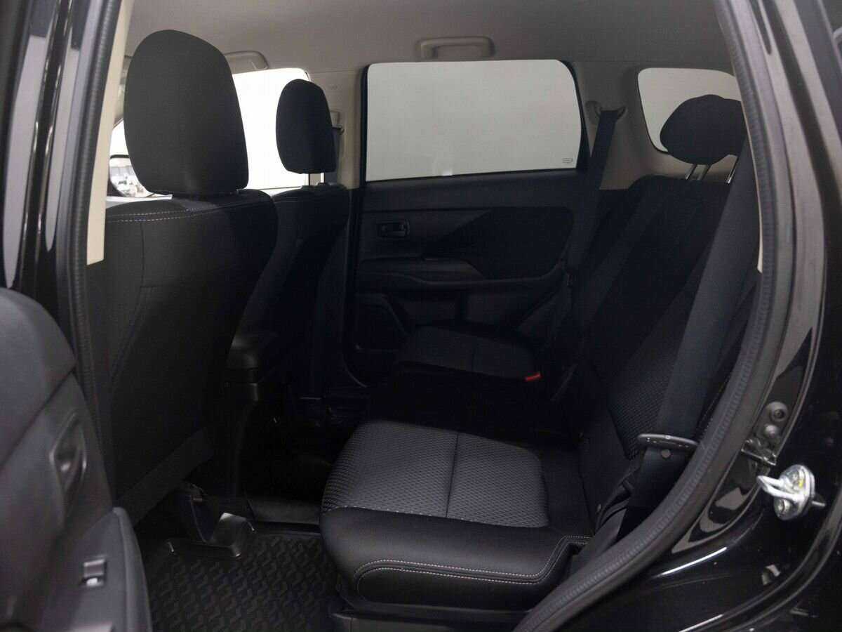 Mitsubishi Outlander с пробегом — 2016 год. Фото: #8