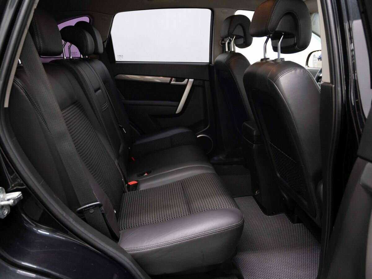 Chevrolet Captiva с пробегом — 2012 год. Фото: #9