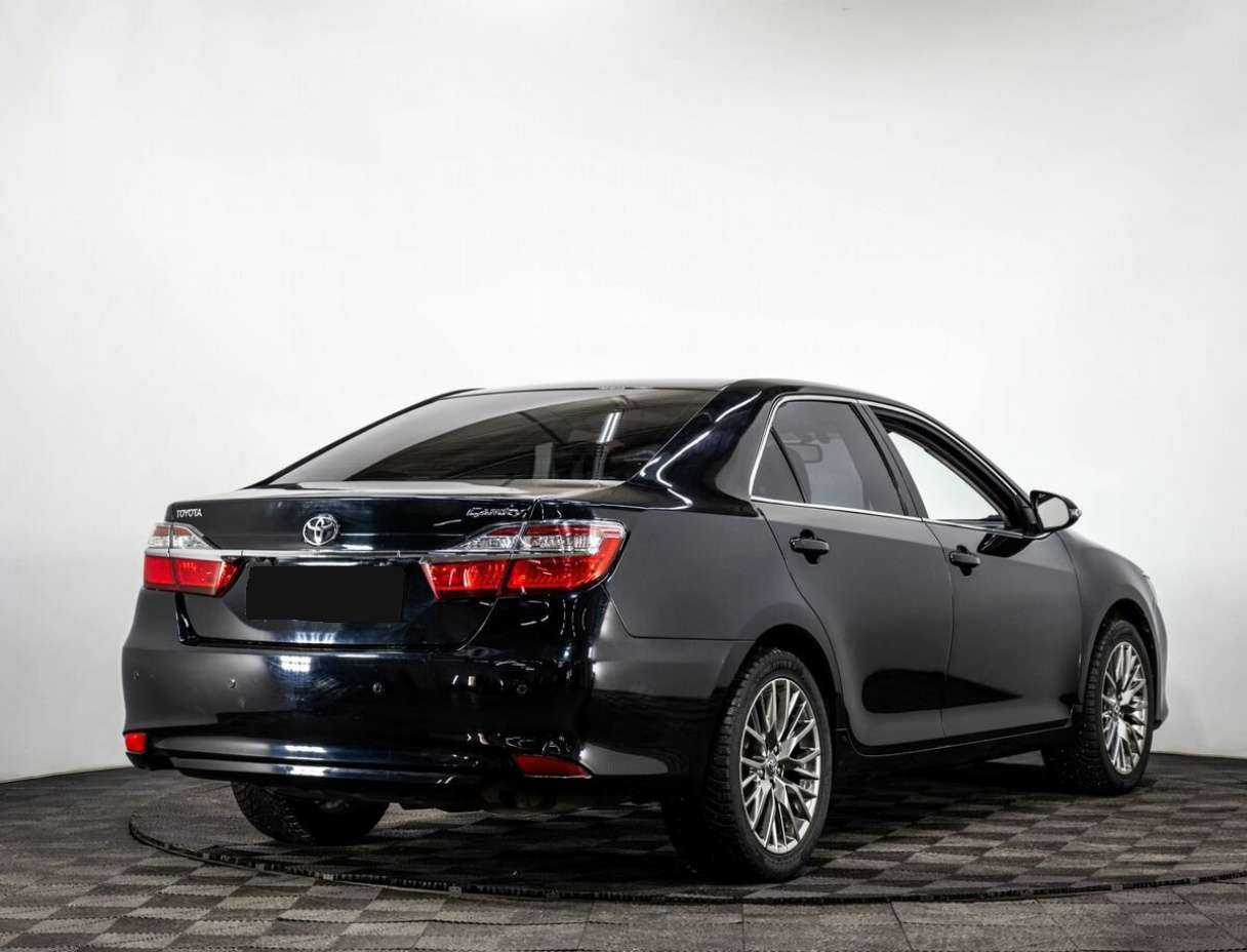 Toyota Camry с пробегом — 2015 год. Фото: #3