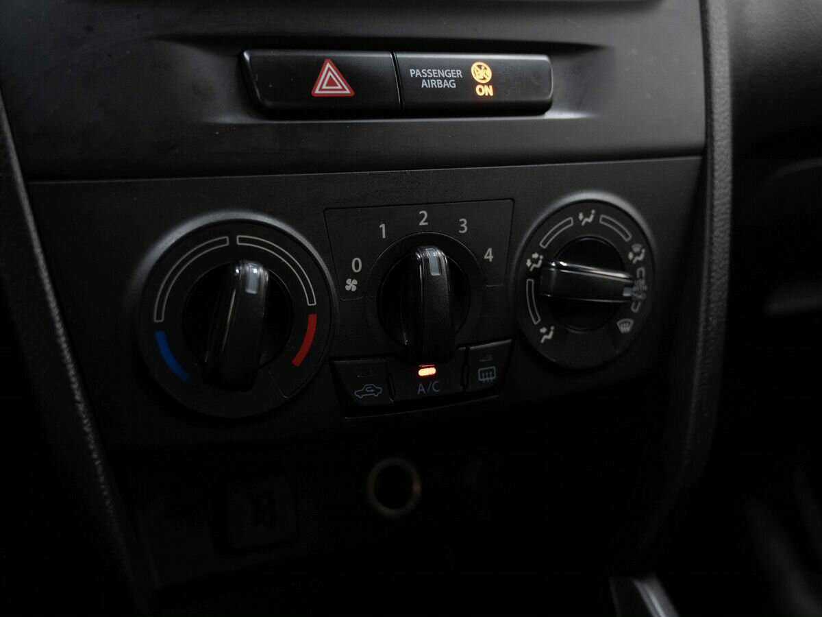 Suzuki Vitara с пробегом — 2015 год. Фото: #17