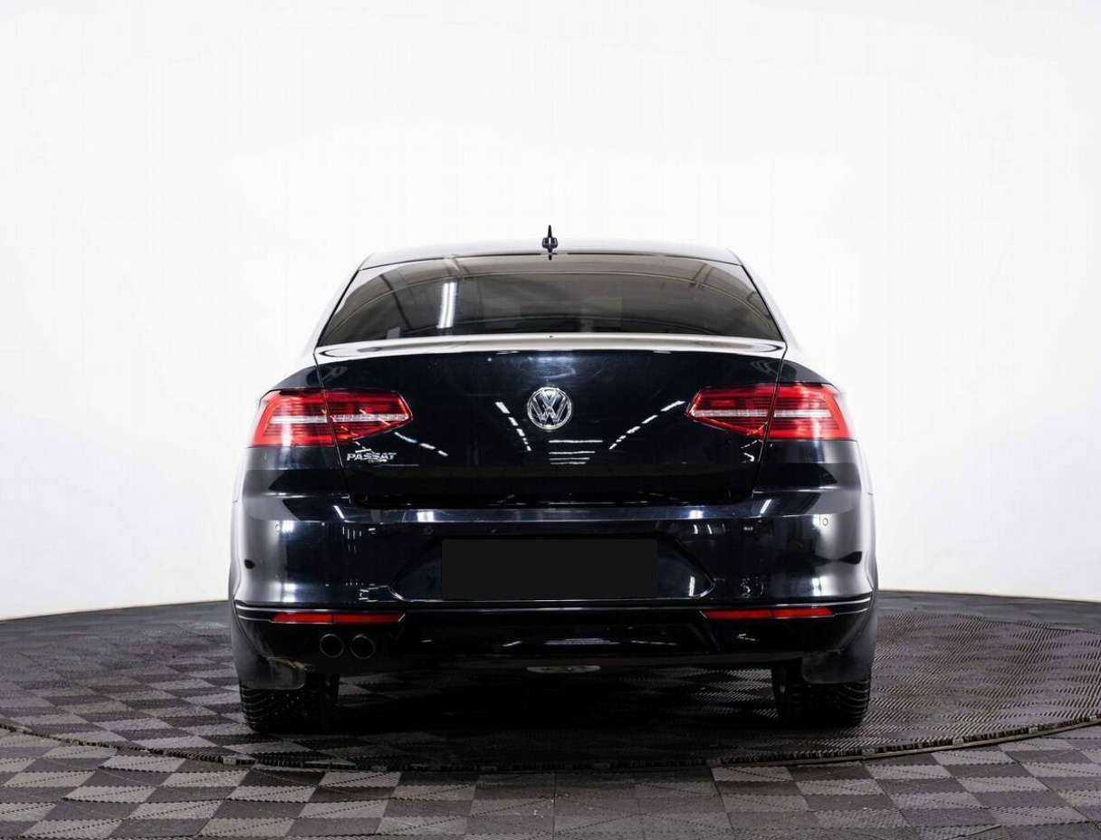 Volkswagen Passat с пробегом — 2019 год. Фото: #4