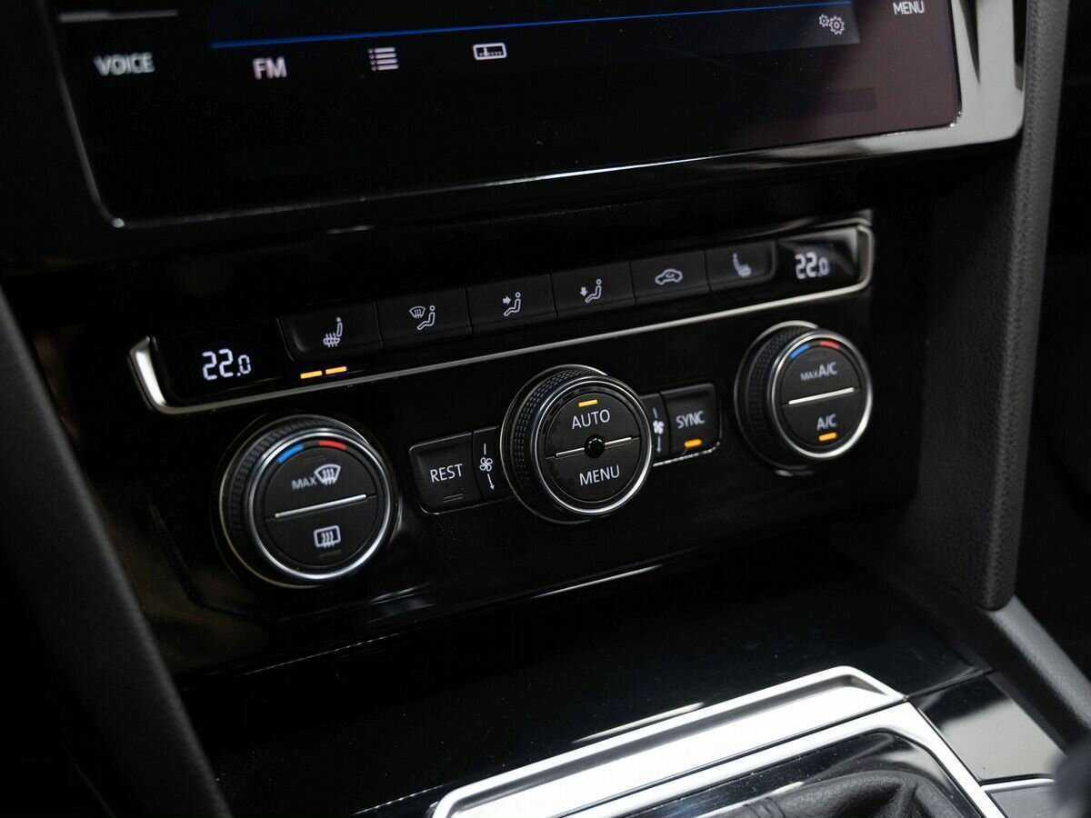 Volkswagen Passat с пробегом — 2019 год. Фото: #18