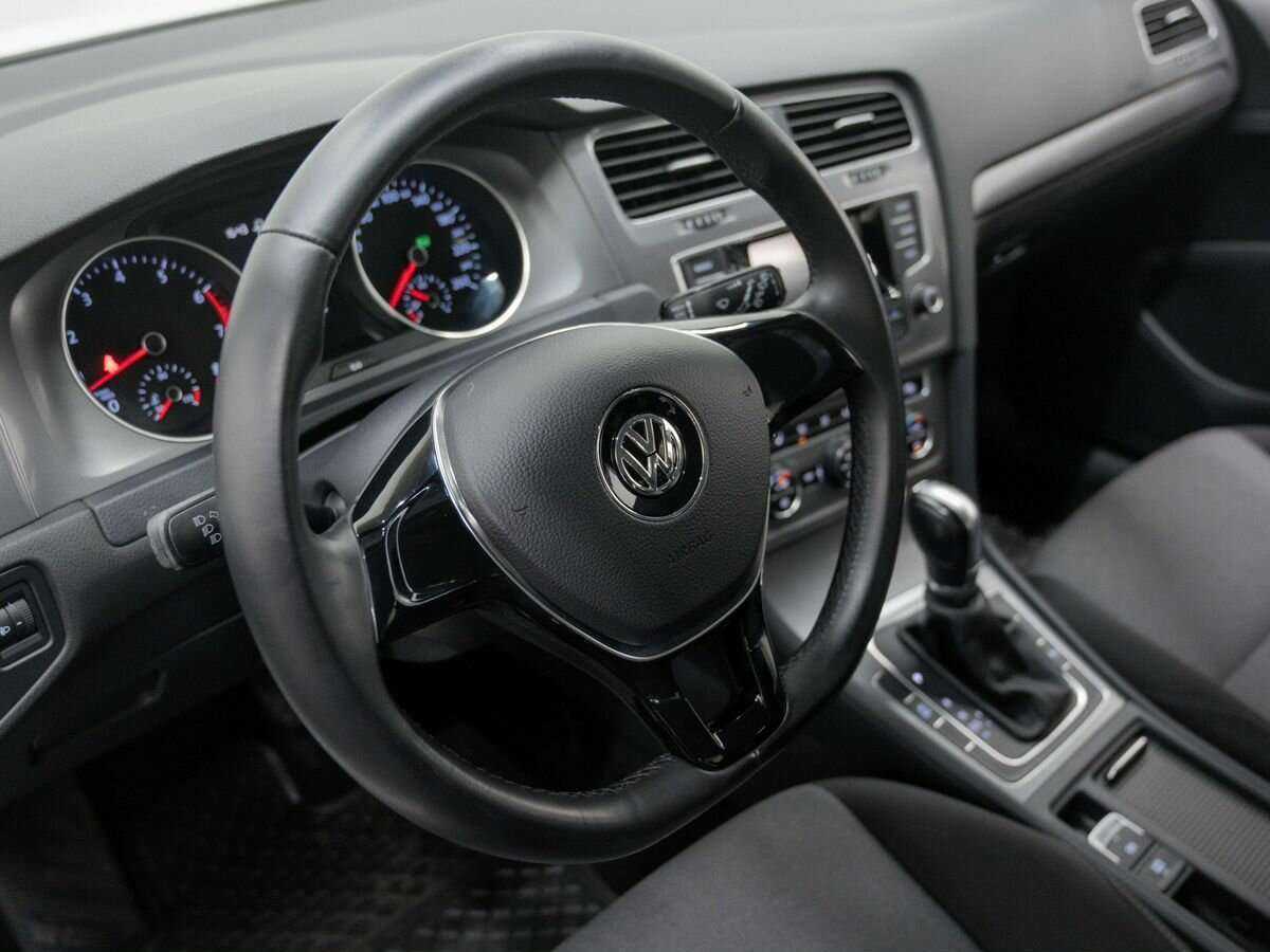Volkswagen Golf с пробегом — 2014 год. Фото: #16