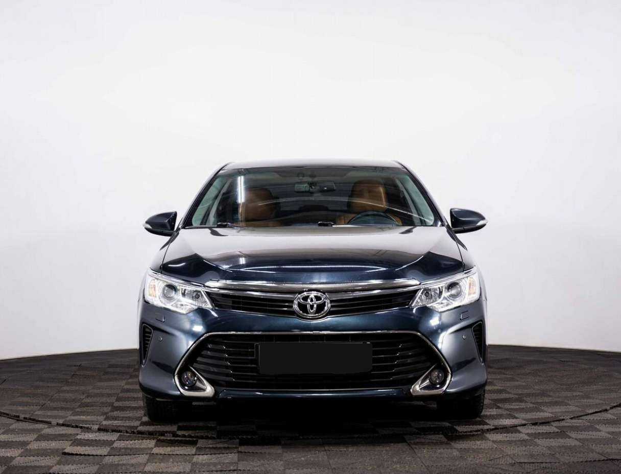 Toyota Camry с пробегом — 2015 год. Фото: #1