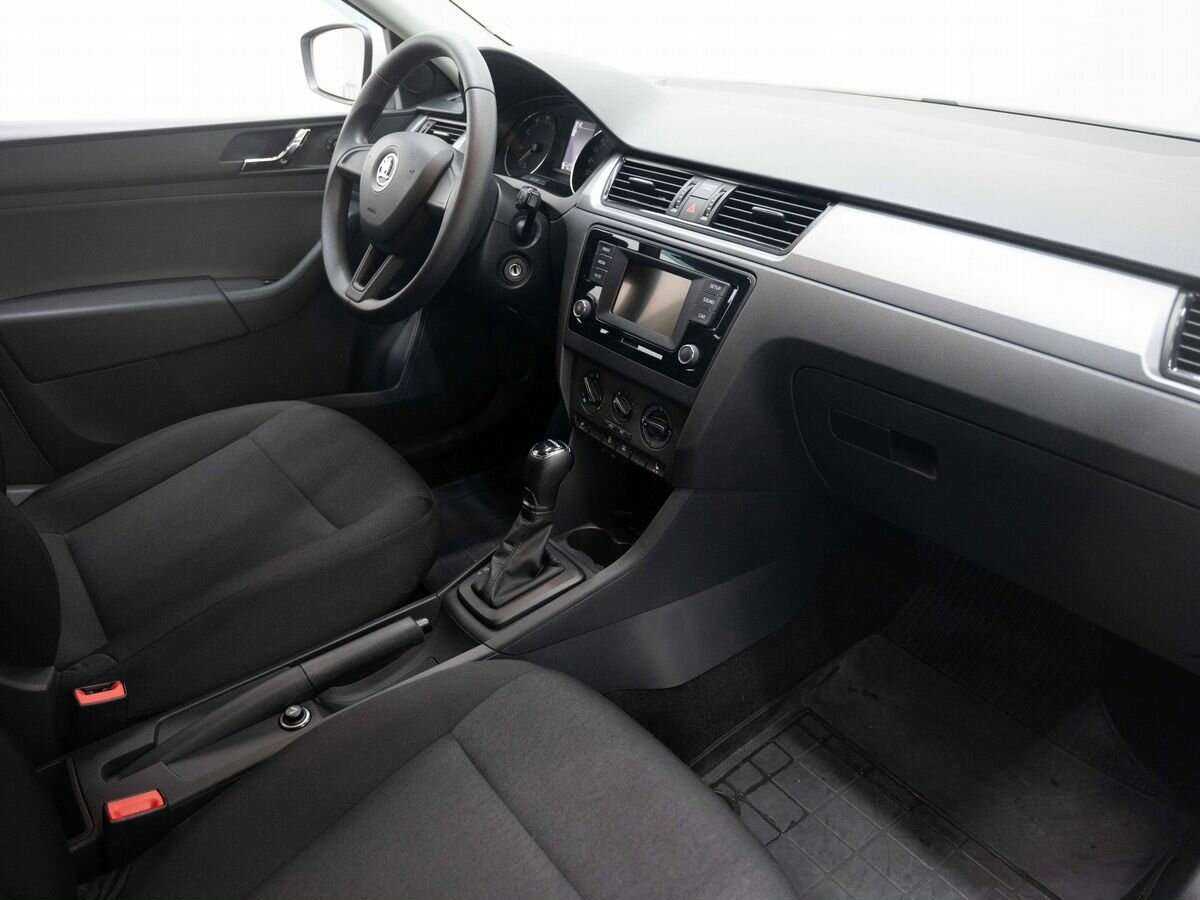 Skoda Rapid с пробегом — 2017 год. Фото: #10