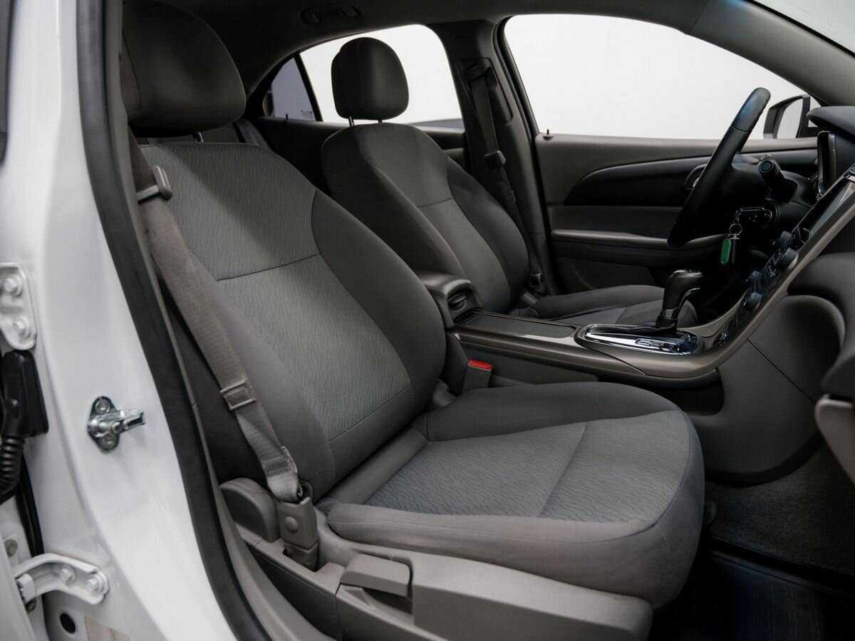 Chevrolet Malibu с пробегом — 2012 год. Фото: #7