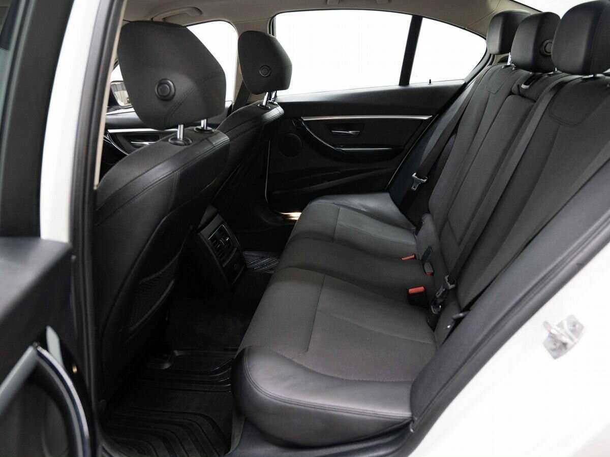 BMW 3 серии с пробегом — 2016 год. Фото: #8