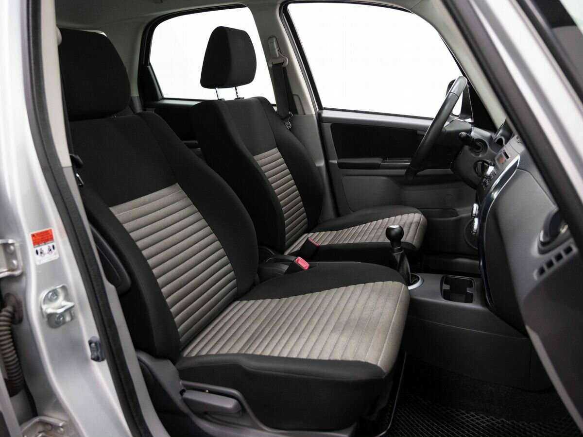 Suzuki SX4 с пробегом — 2013 год. Фото: #10