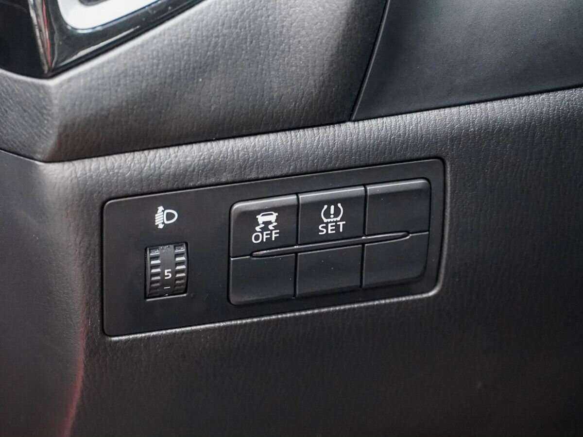 Mazda 3 с пробегом — 2013 год. Фото: #12