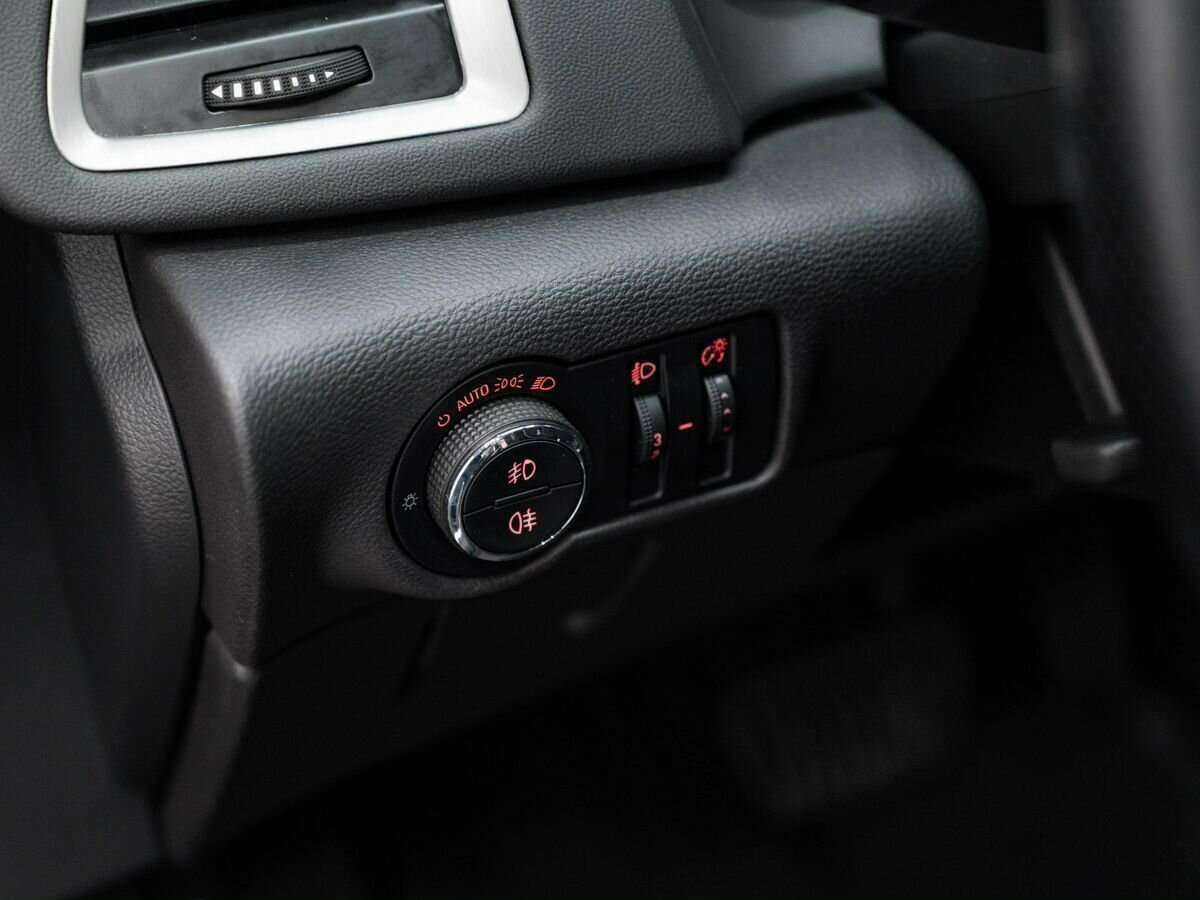 Opel Astra с пробегом — 2012 год. Фото: #9