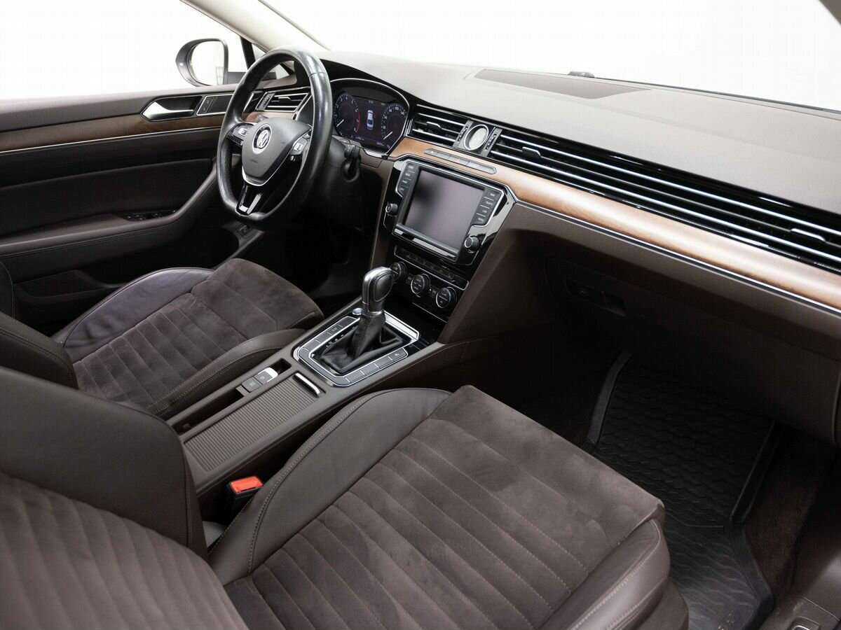 Volkswagen Passat с пробегом — 2016 год. Фото: #10