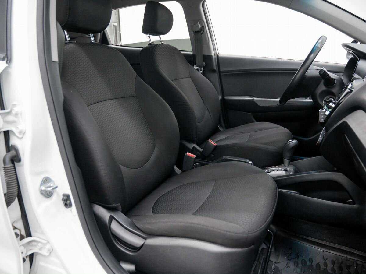 Kia Rio с пробегом — 2017 год. Фото: #8