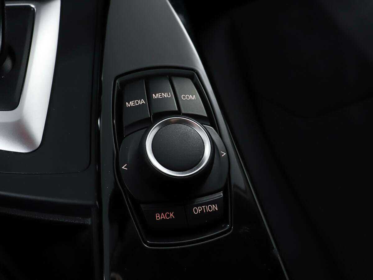 BMW 3 серии с пробегом — 2017 год. Фото: #22