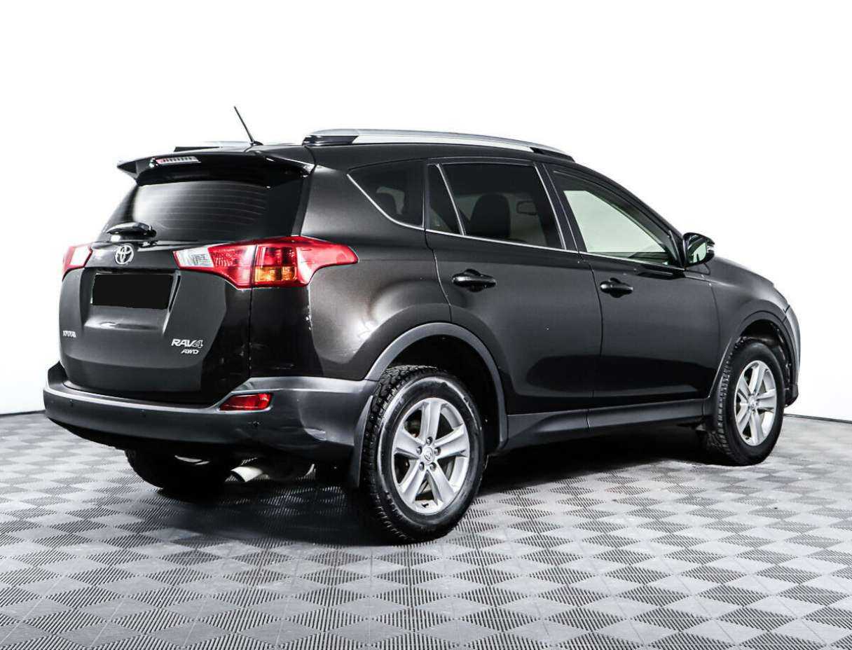Toyota RAV4 с пробегом — 2014 год. Фото: #4