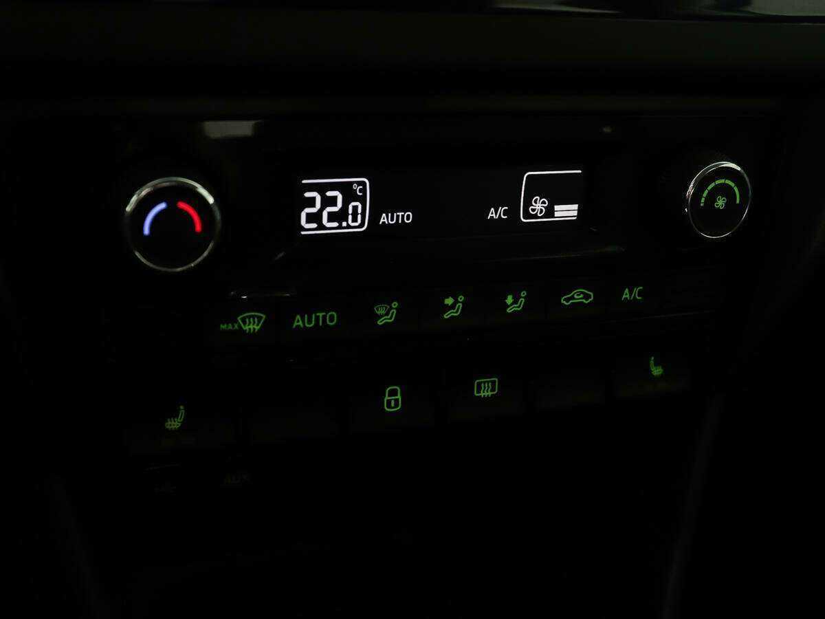 Skoda Rapid с пробегом — 2017 год. Фото: #22