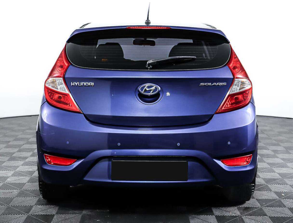 Hyundai Solaris с пробегом — 2012 год. Фото: #5
