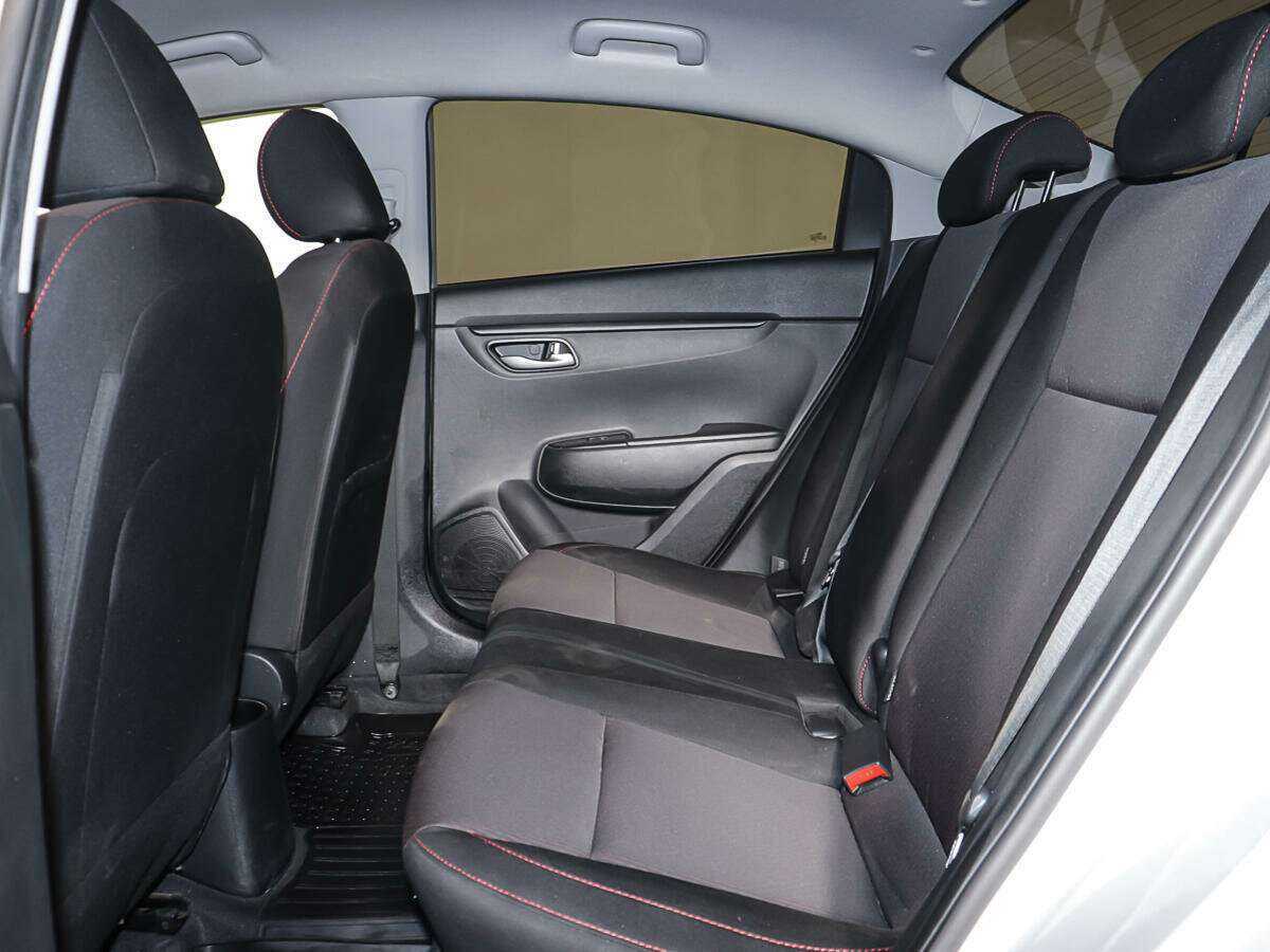 Kia Rio с пробегом — 2020 год. Фото: #9