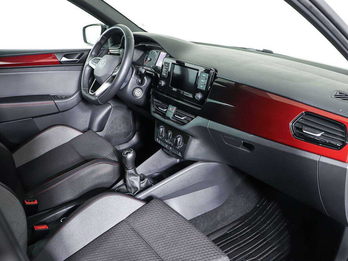 Volkswagen Polo с пробегом — 2021 год. Фото: #8