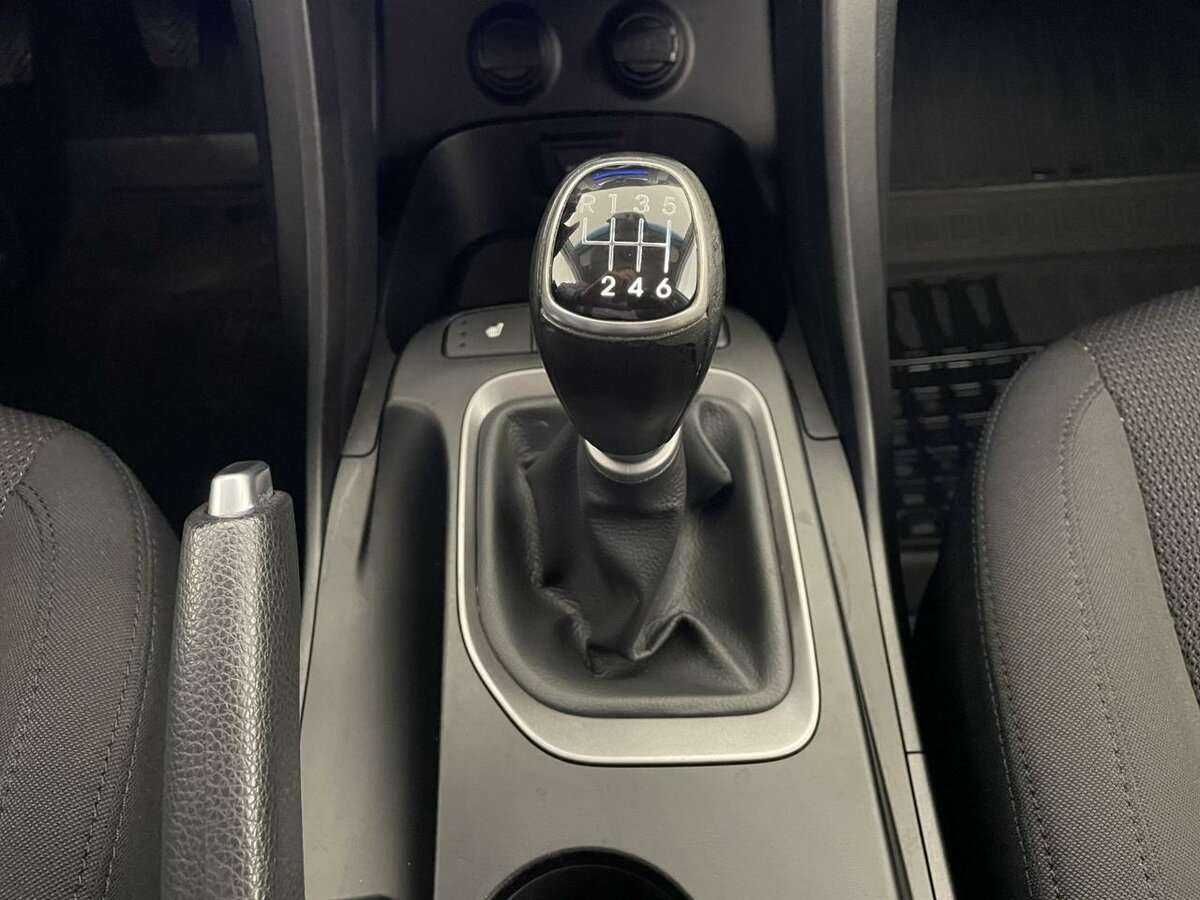 Hyundai Santa Fe с пробегом — 2015 год. Фото: #12