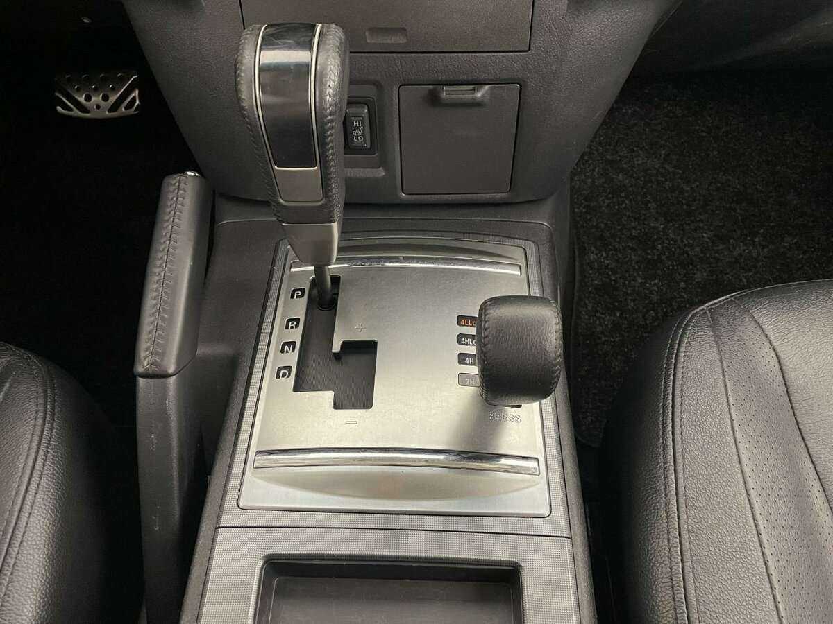 Mitsubishi Pajero с пробегом — 2012 год. Фото: #10