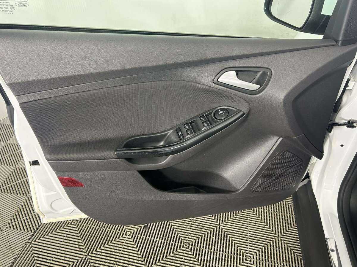 Ford Focus с пробегом — 2013 год. Фото: #7