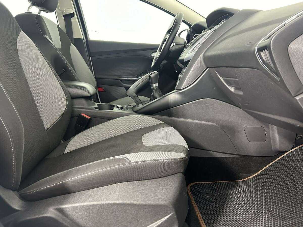 Ford Focus с пробегом — 2013 год. Фото: #13