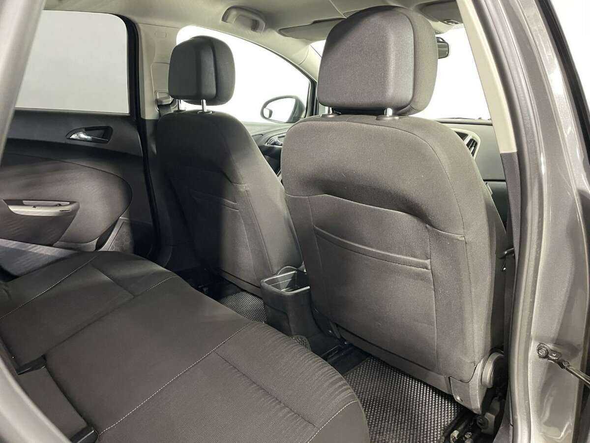 Opel Astra с пробегом — 2012 год. Фото: #15