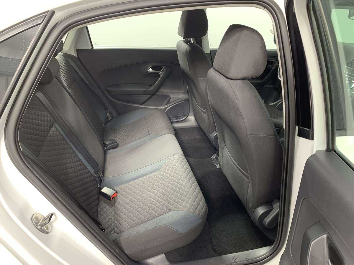 Volkswagen Polo с пробегом — 2020 год. Фото: #10