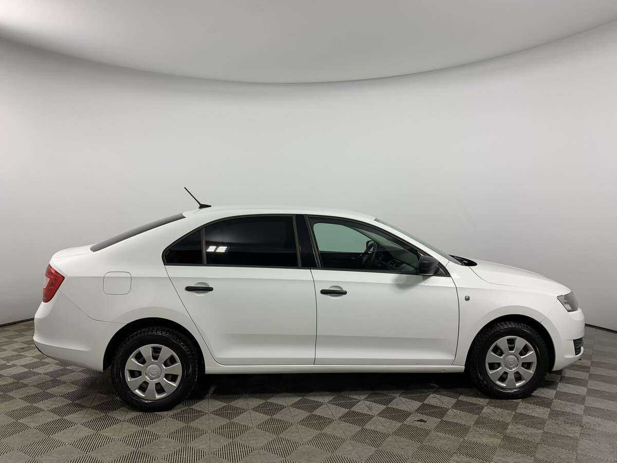 Skoda Rapid с пробегом — 2017 год. Фото: #3