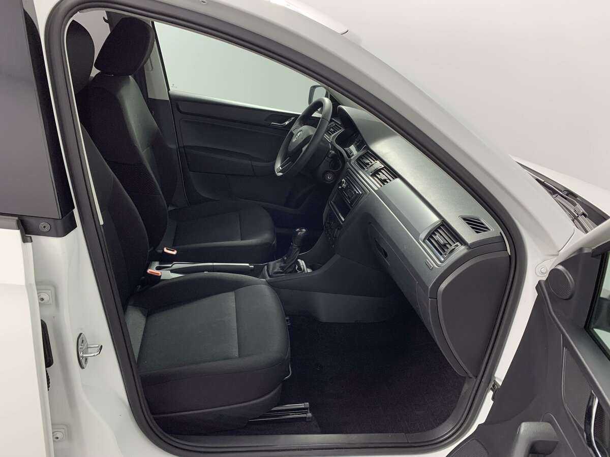 Skoda Rapid с пробегом — 2017 год. Фото: #19