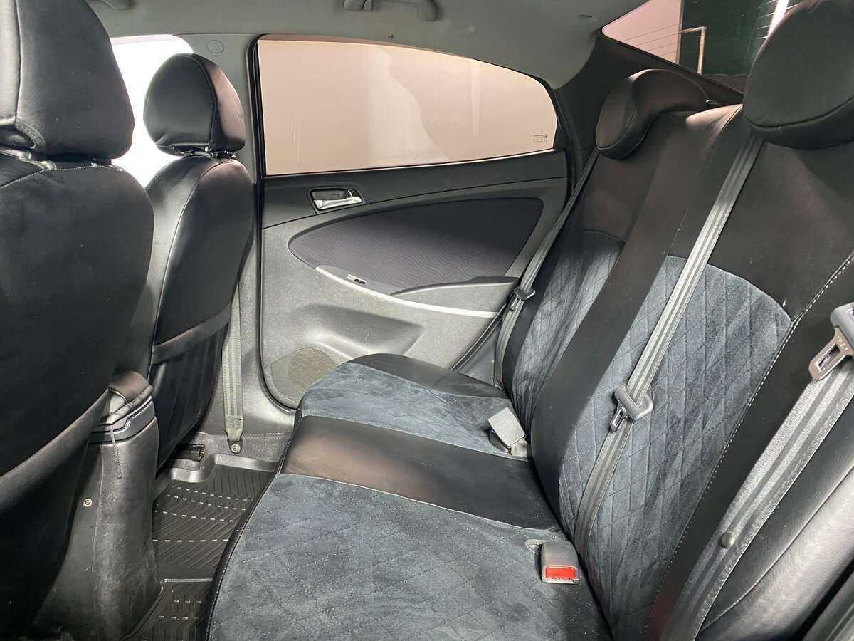 Hyundai Solaris с пробегом — 2013 год. Фото: #11