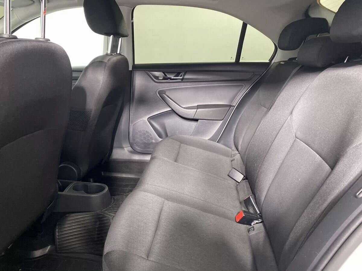 Skoda Rapid с пробегом — 2018 год. Фото: #11