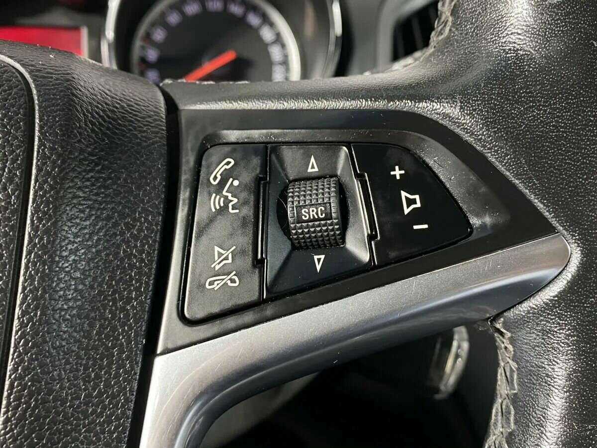 Opel Astra с пробегом — 2013 год. Фото: #13