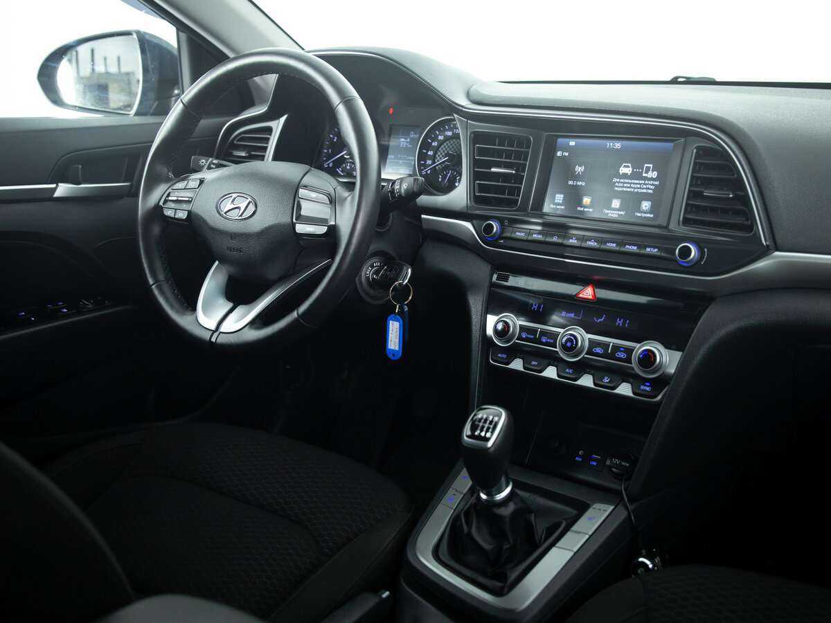 Hyundai Elantra с пробегом — 2020 год. Фото: #12