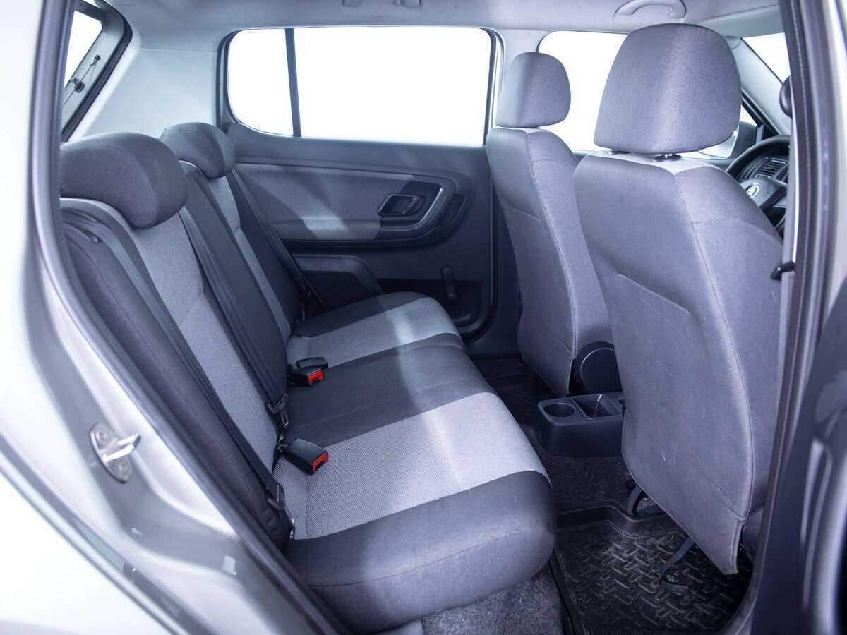 Skoda Fabia с пробегом — 2013 год. Фото: #8