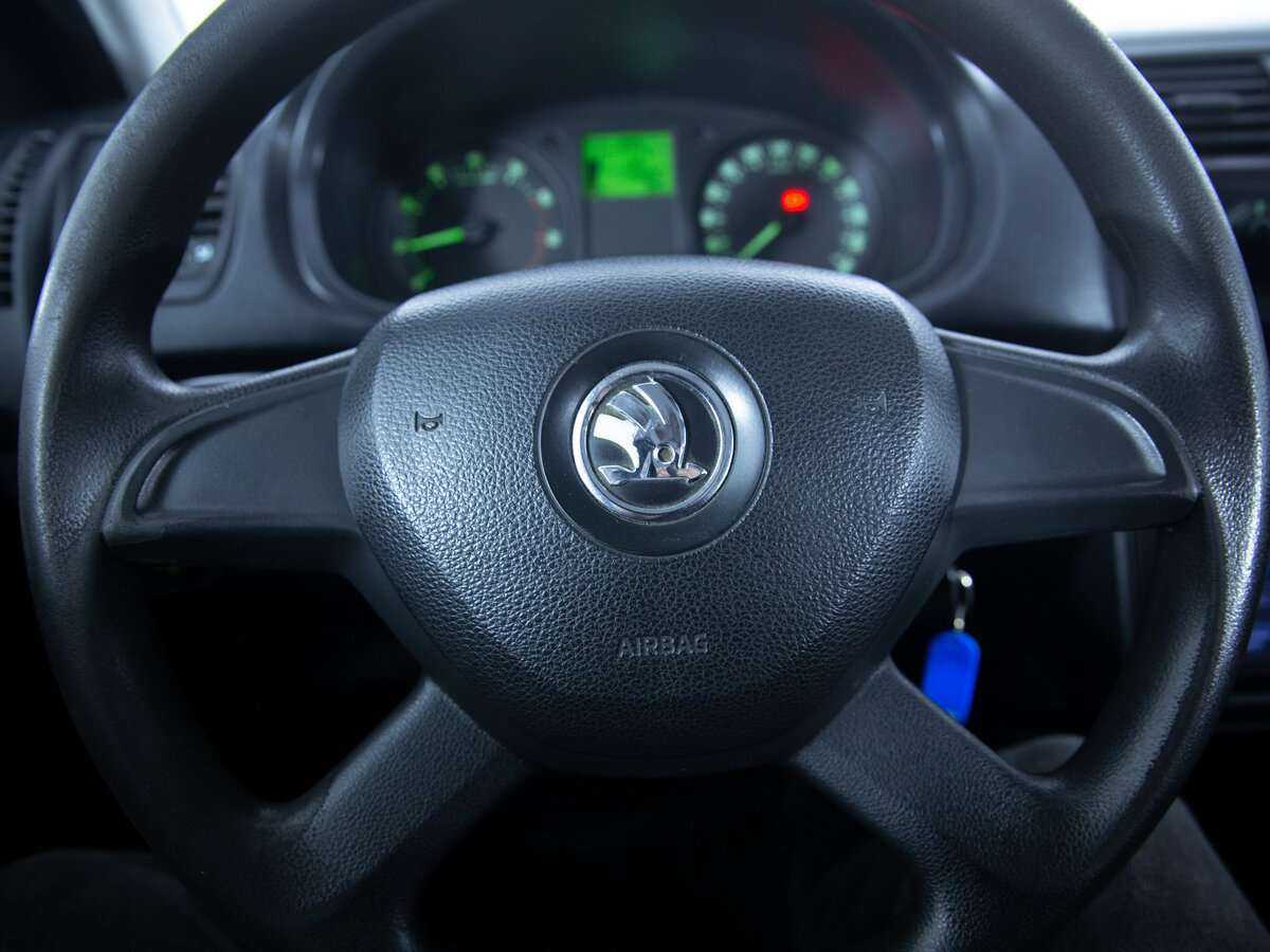 Skoda Fabia с пробегом — 2013 год. Фото: #13