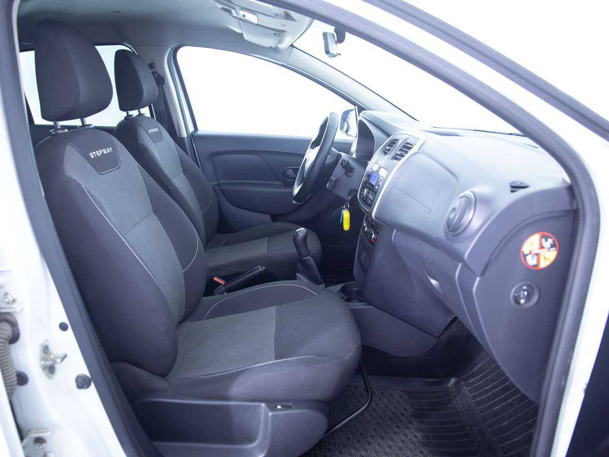 Renault Logan с пробегом — 2019 год. Фото: #10