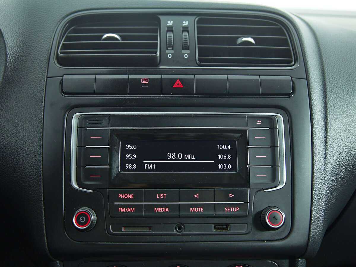 Volkswagen Polo с пробегом — 2019 год. Фото: #11