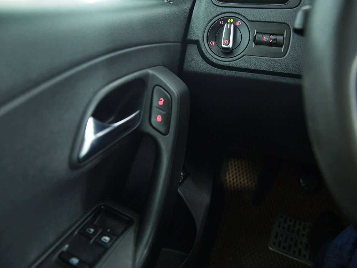 Volkswagen Polo с пробегом — 2019 год. Фото: #14